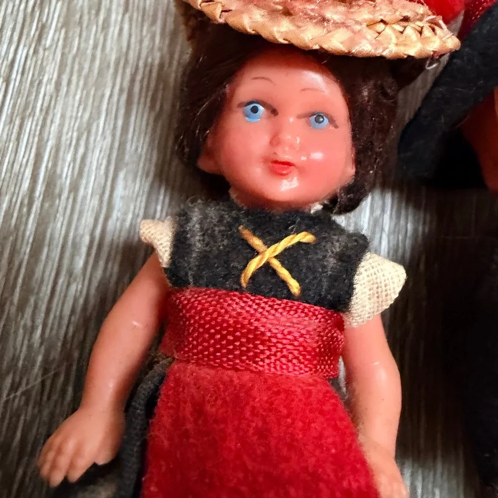 Unbranded vintage miniature
